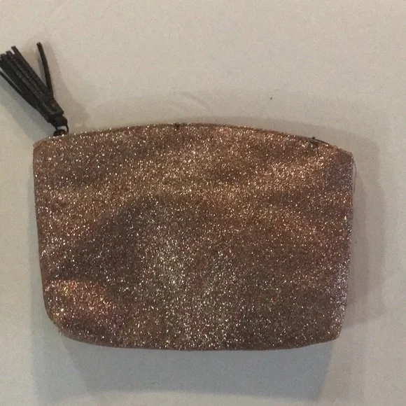 Ipsy Sparkle zipper bag - white mark from tag on tassel see pictures - Picture 4 of 6
